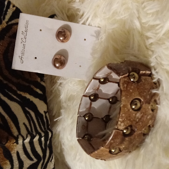 NWOT Resin bracelet - Picture 3 of 3